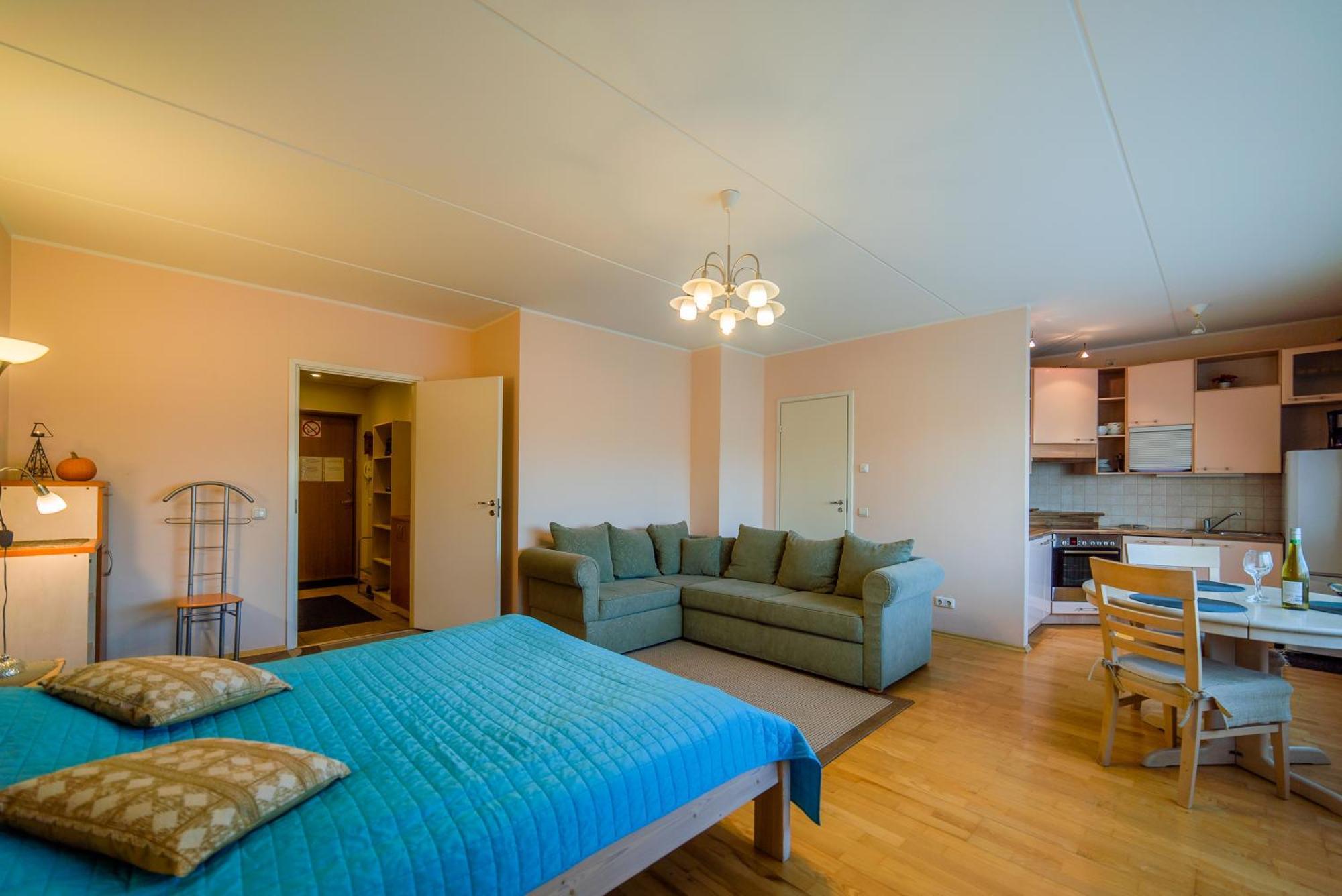 Romeo Family Kaarli Apartment Tallinn Eksteriør billede