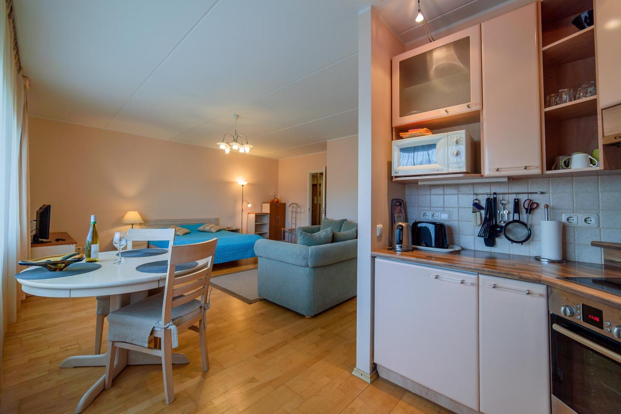 Romeo Family Kaarli Apartment Tallinn Eksteriør billede